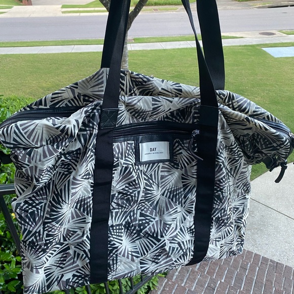 DAY by Birger et Mikkelsen abstract, palm print weekender bag! The Gweneth tote. - Picture 7 of 8